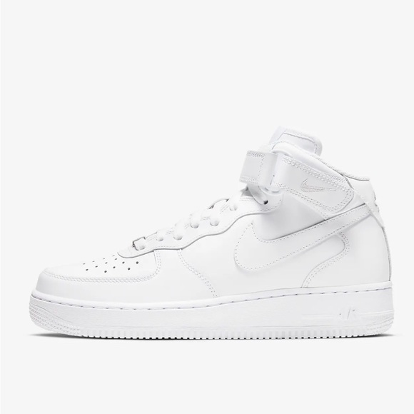 Nike Air Force 1 07 Size 8 - Picture 1 of 8